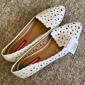 Unionbay white flats